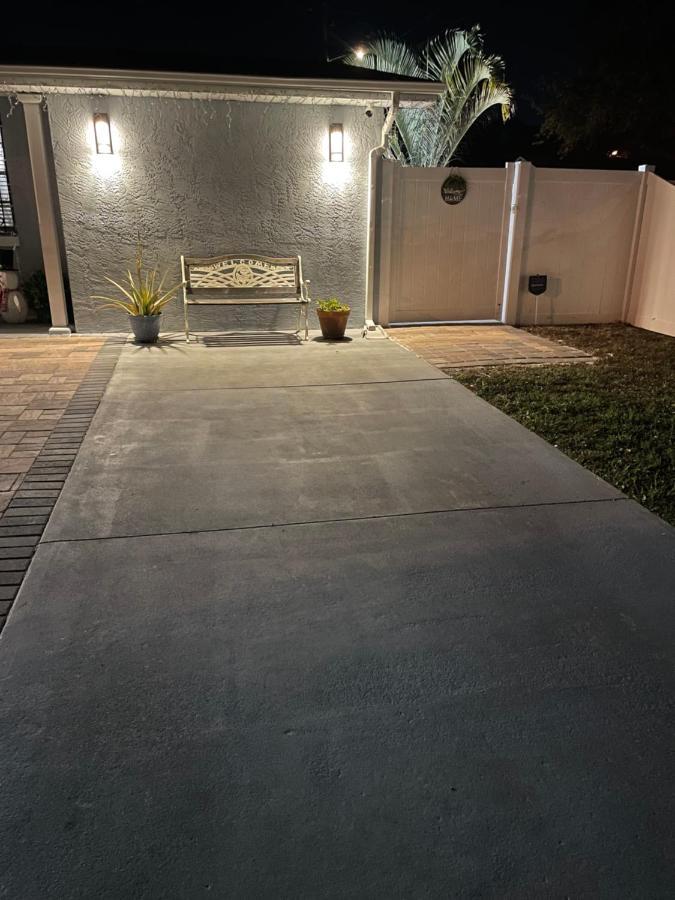 The Little Paris Suite Tampa Exteriör bild
